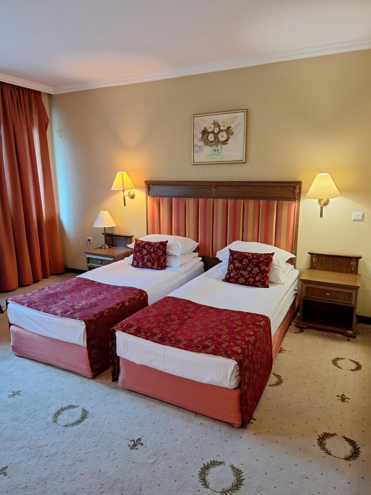 Hotel Efir à Stara Zagora Extérieur photo